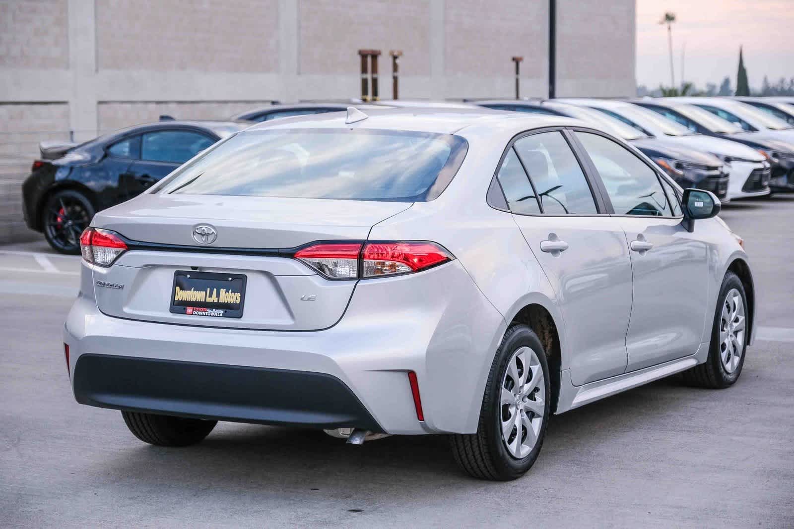 Thumbnail: 2025 Toyota Corolla - 4