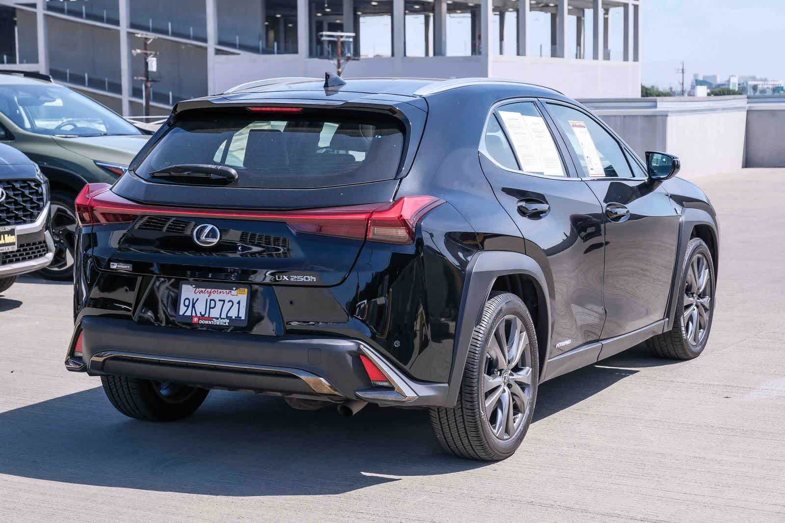 Thumbnail: 2020 Lexus UX - 4