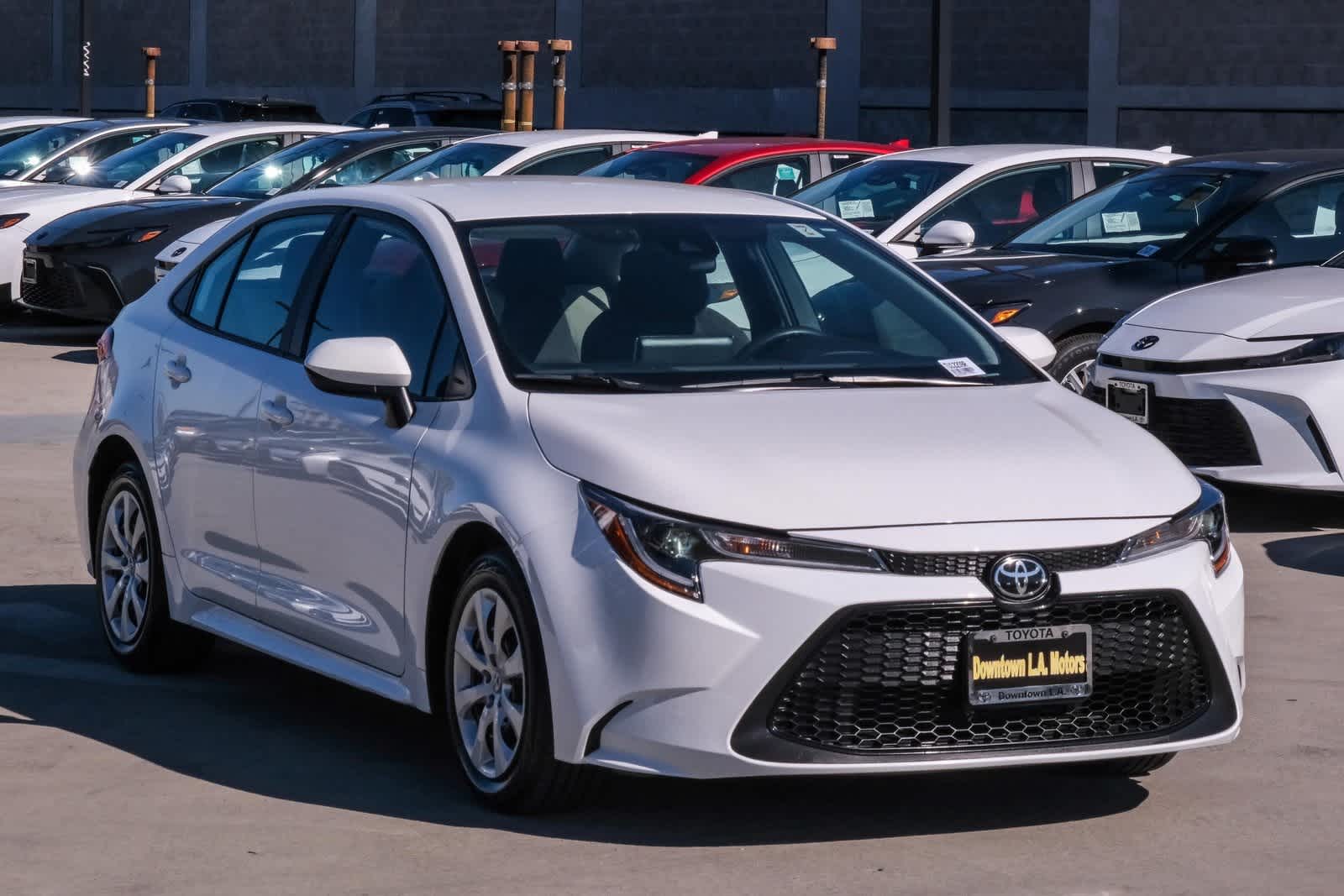 Thumbnail: 2021 Toyota Corolla - 3