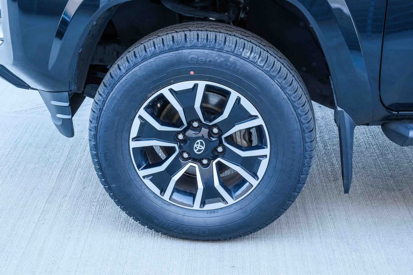 Thumbnail: 2021 Toyota Tacoma - 10