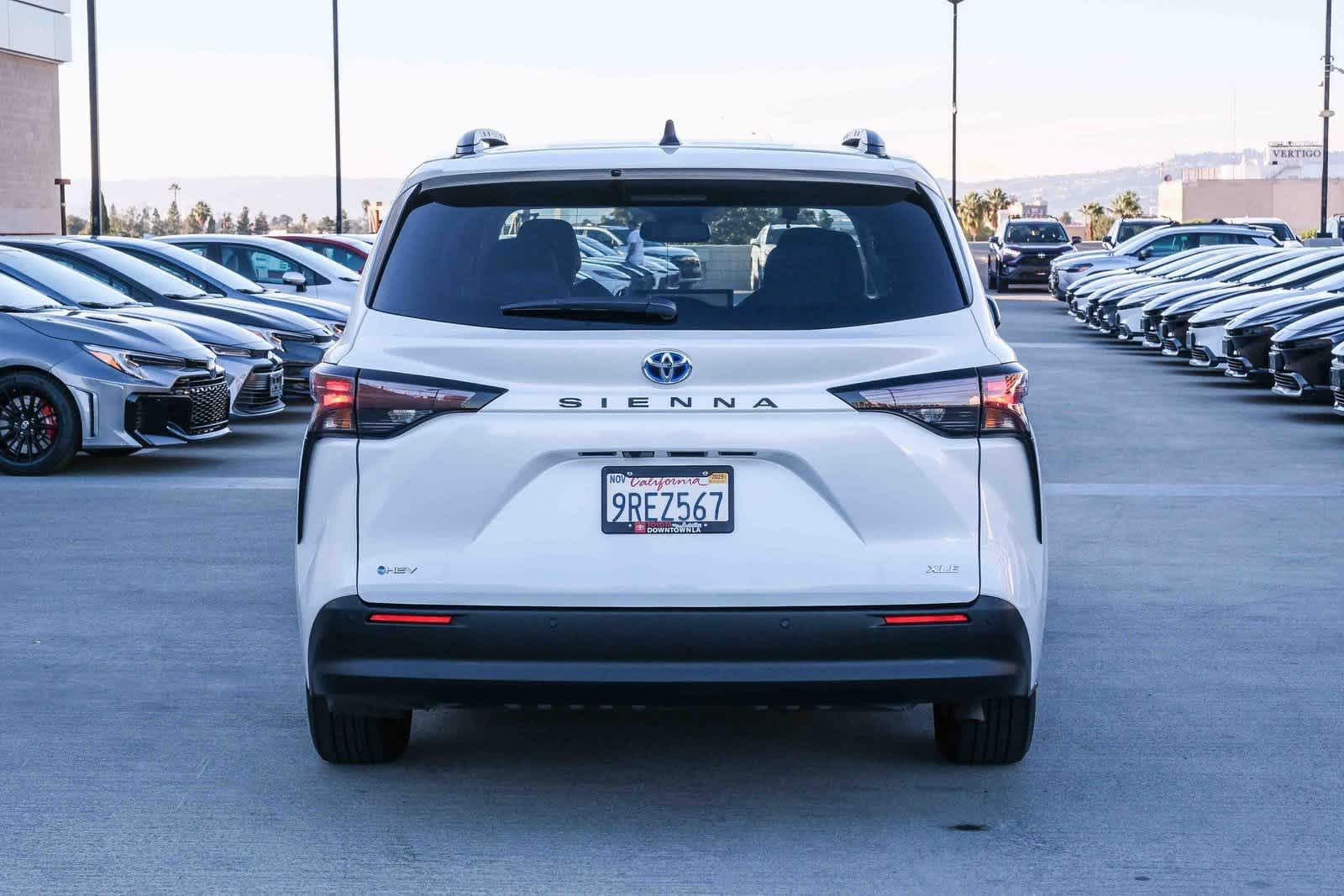Thumbnail: 2025 Toyota Sienna - 5