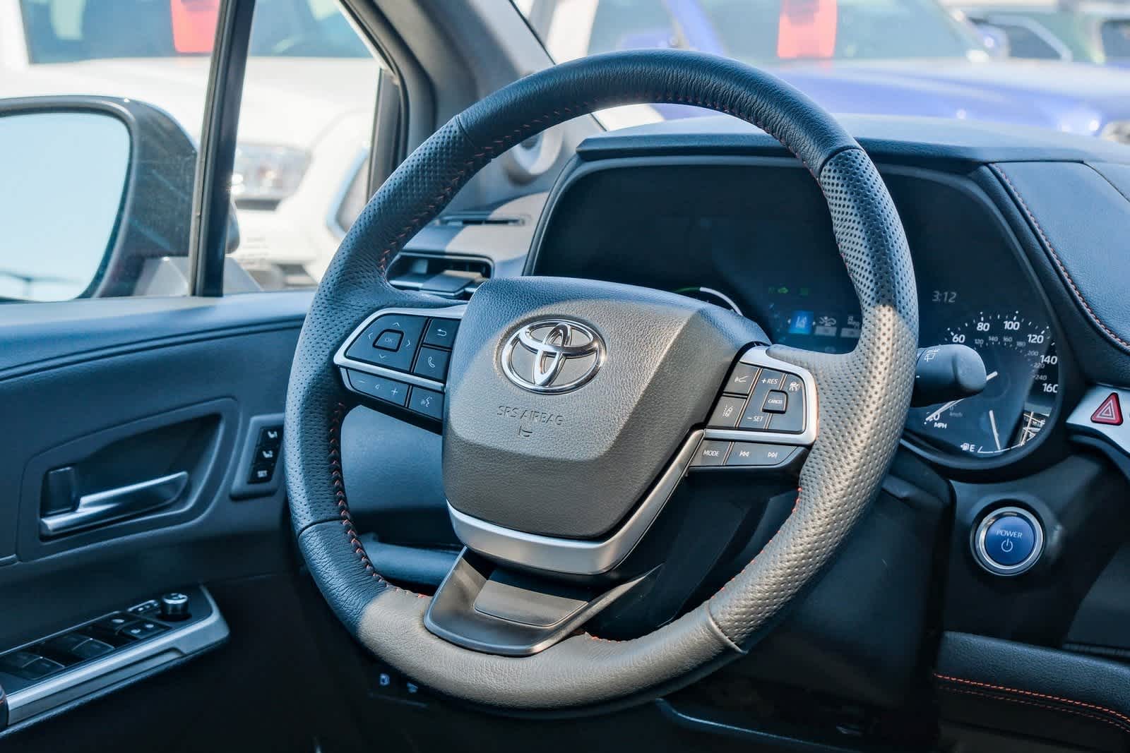 Thumbnail: 2024 Toyota Sienna - 15