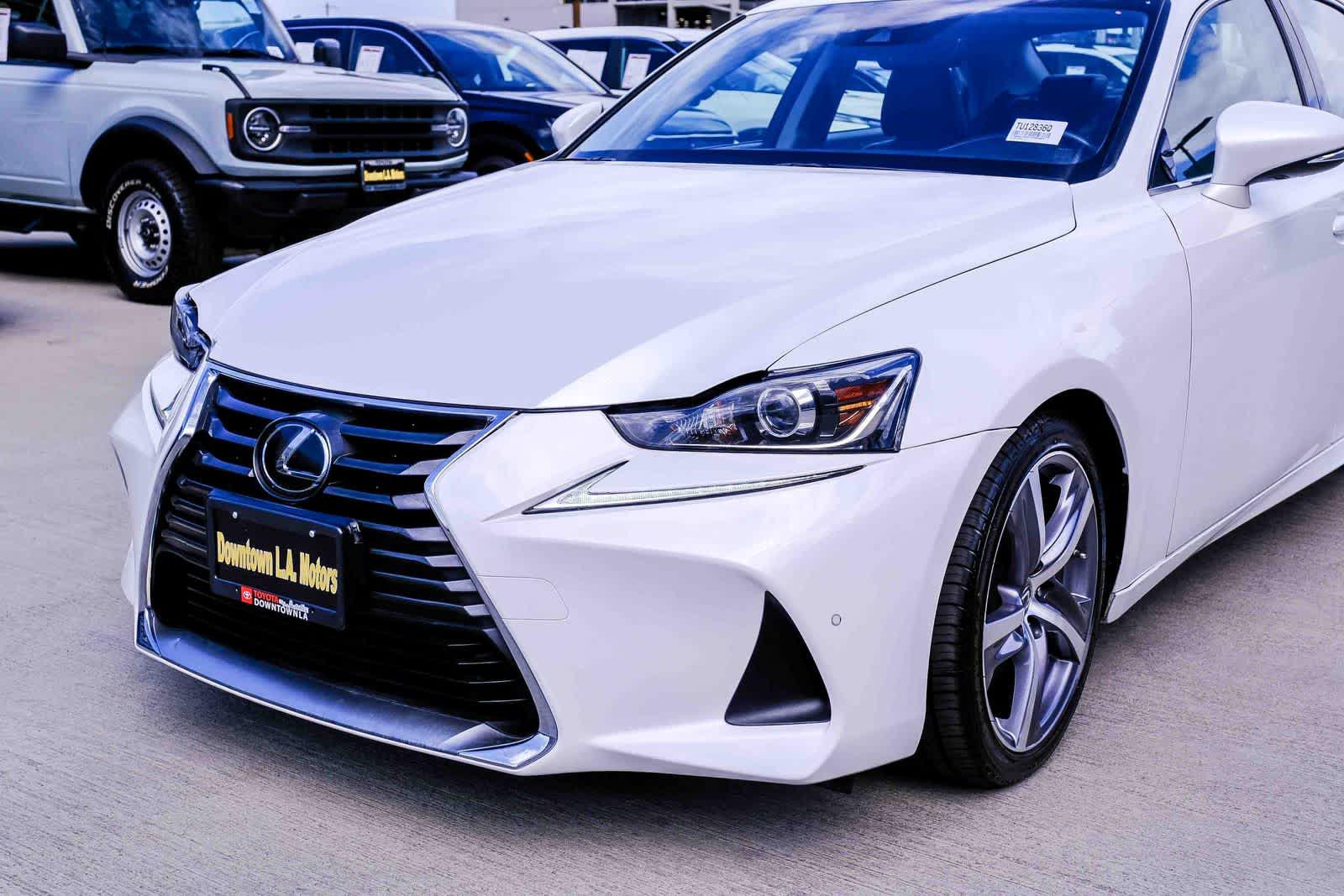 Thumbnail: 2018 Lexus IS - 11