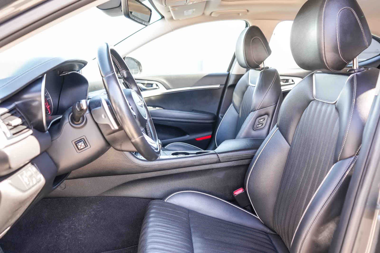 Thumbnail: 2019 Genesis G70 - 17