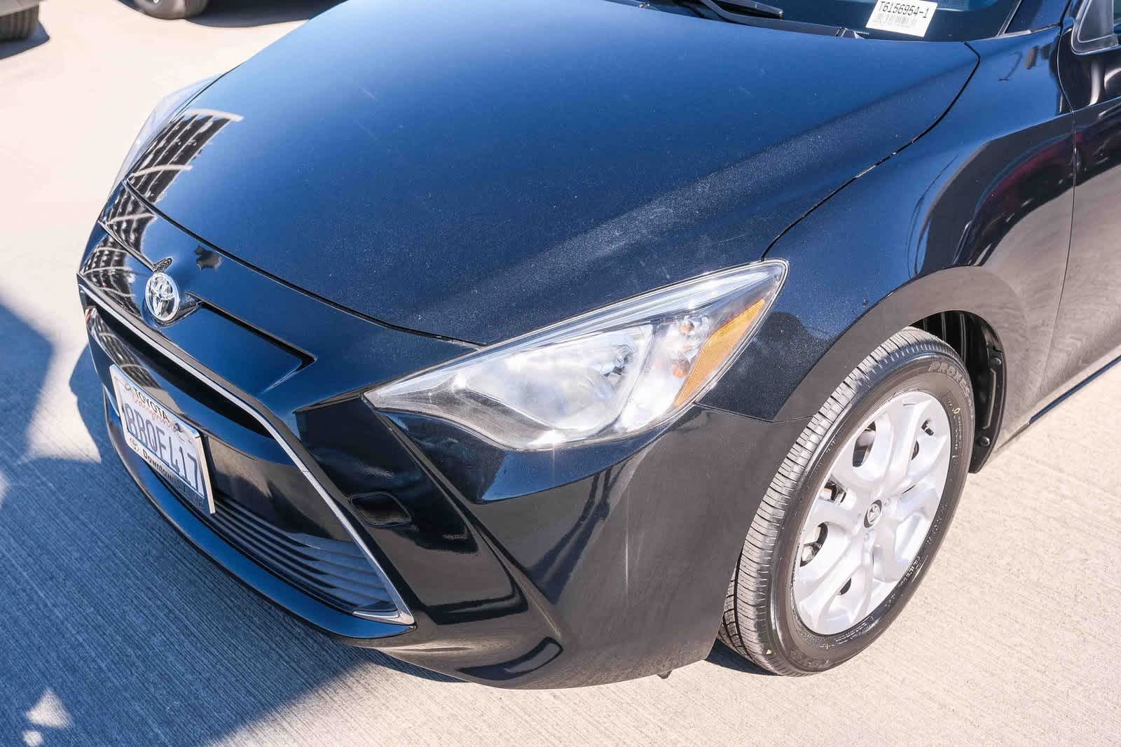 Thumbnail: 2018 Toyota Yaris iA - 12