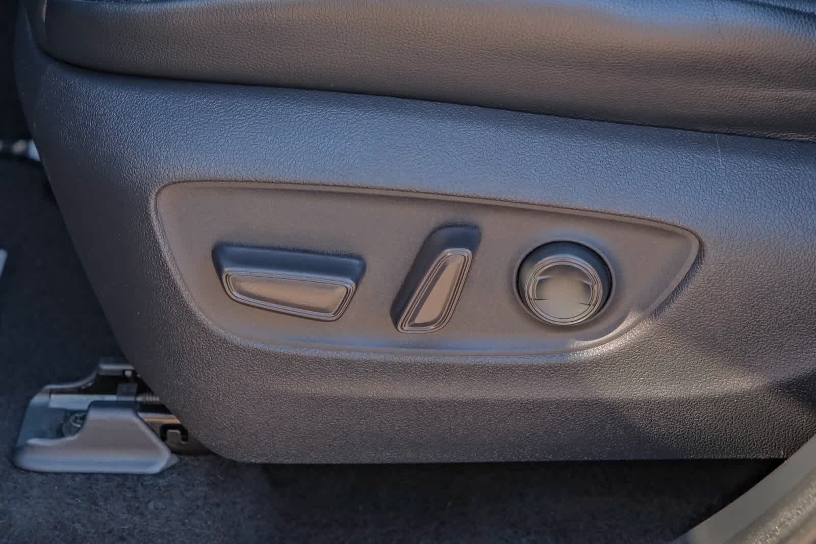 Thumbnail: 2021 Toyota Highlander - 22