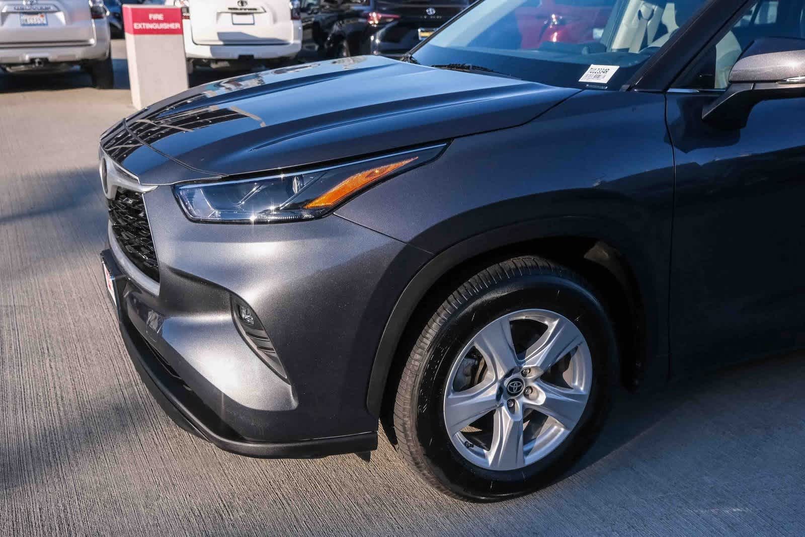 Thumbnail: 2022 Toyota Highlander - 12