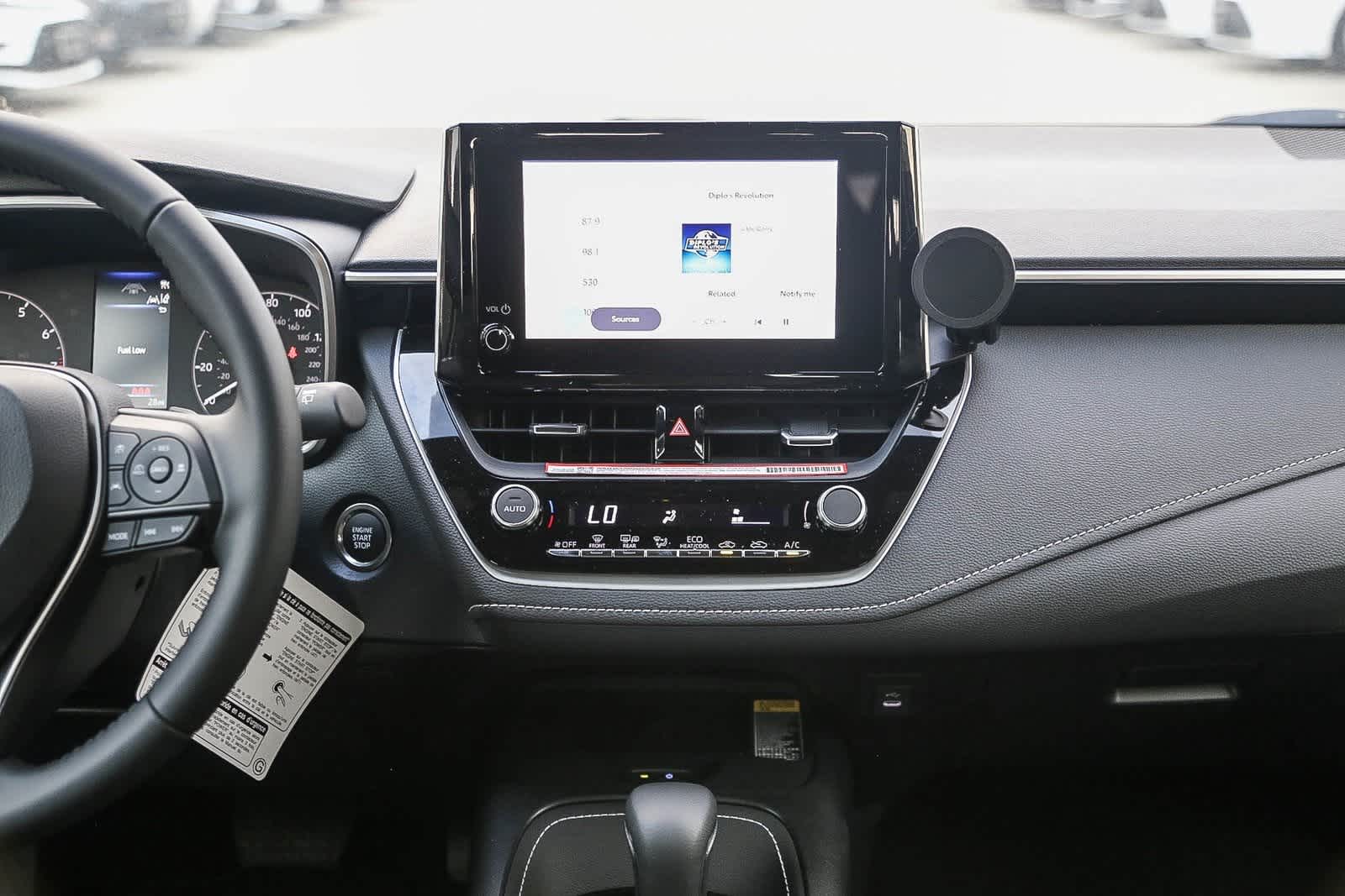 2025 Toyota Corolla SE 13