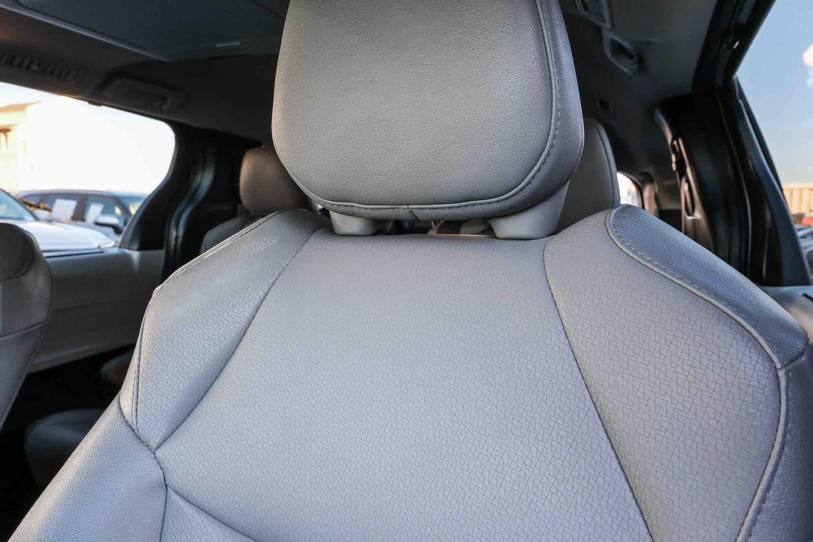 Thumbnail: 2025 Toyota Sienna - 23