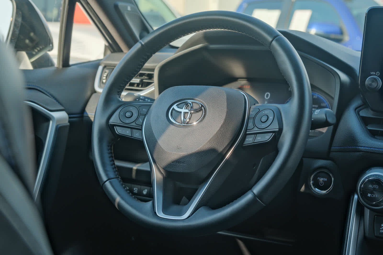 Thumbnail: 2023 Toyota RAV4 - 17