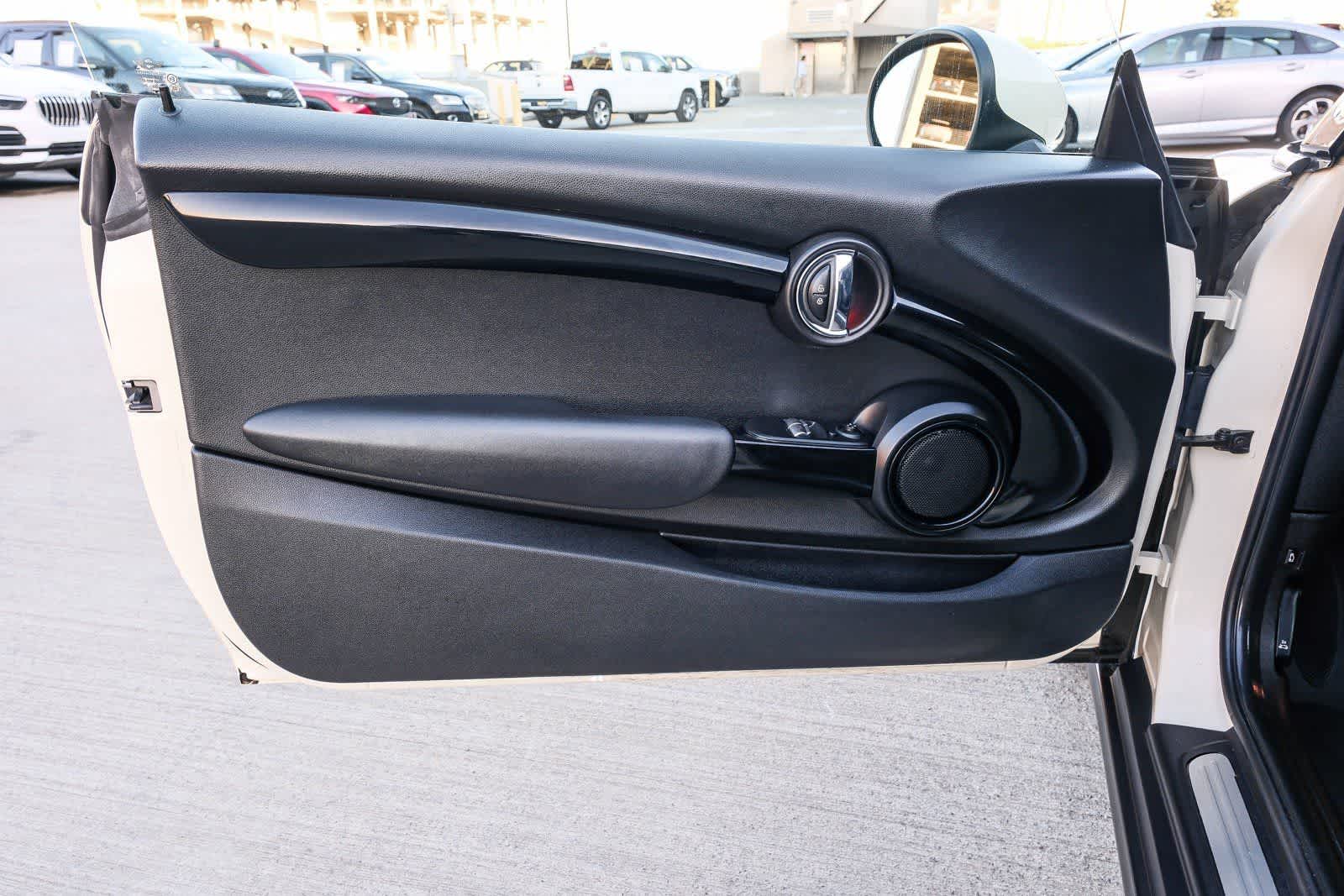 Thumbnail: 2019 MINI Cooper Hardtop - 22