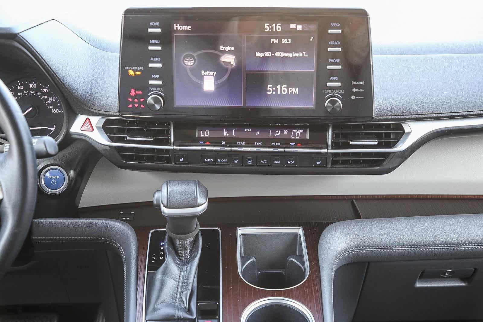 Thumbnail: 2021 Toyota Sienna - 14