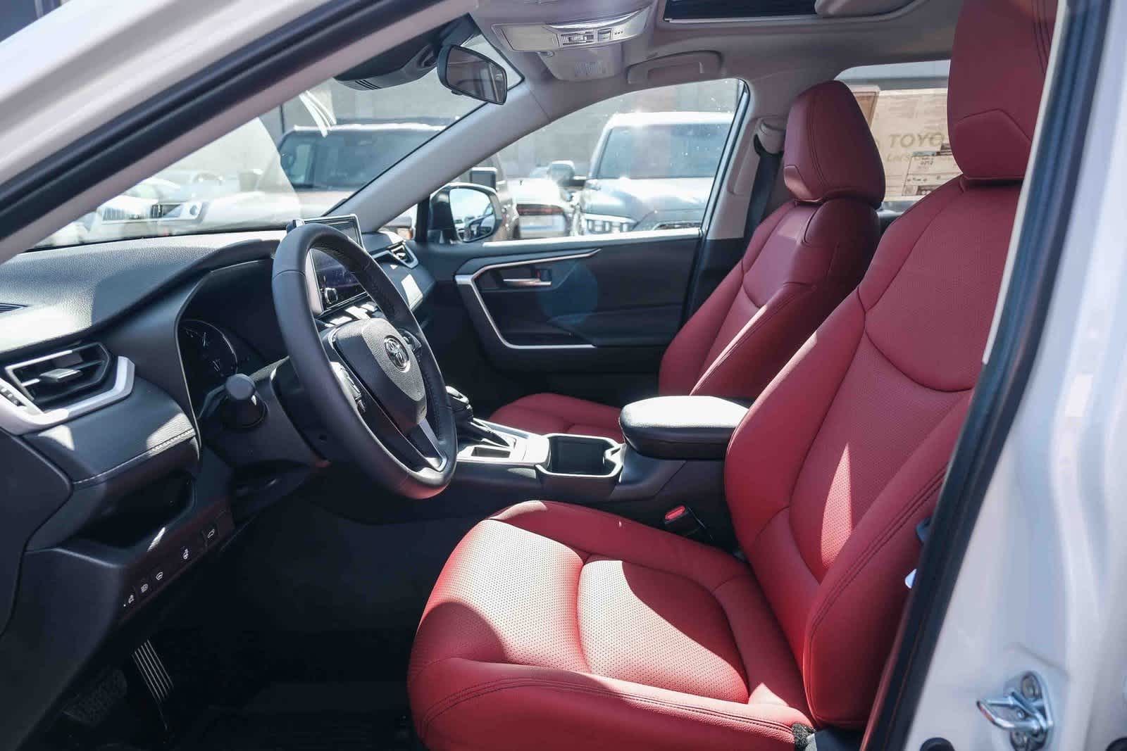 Thumbnail: 2025 Toyota RAV4 - 19