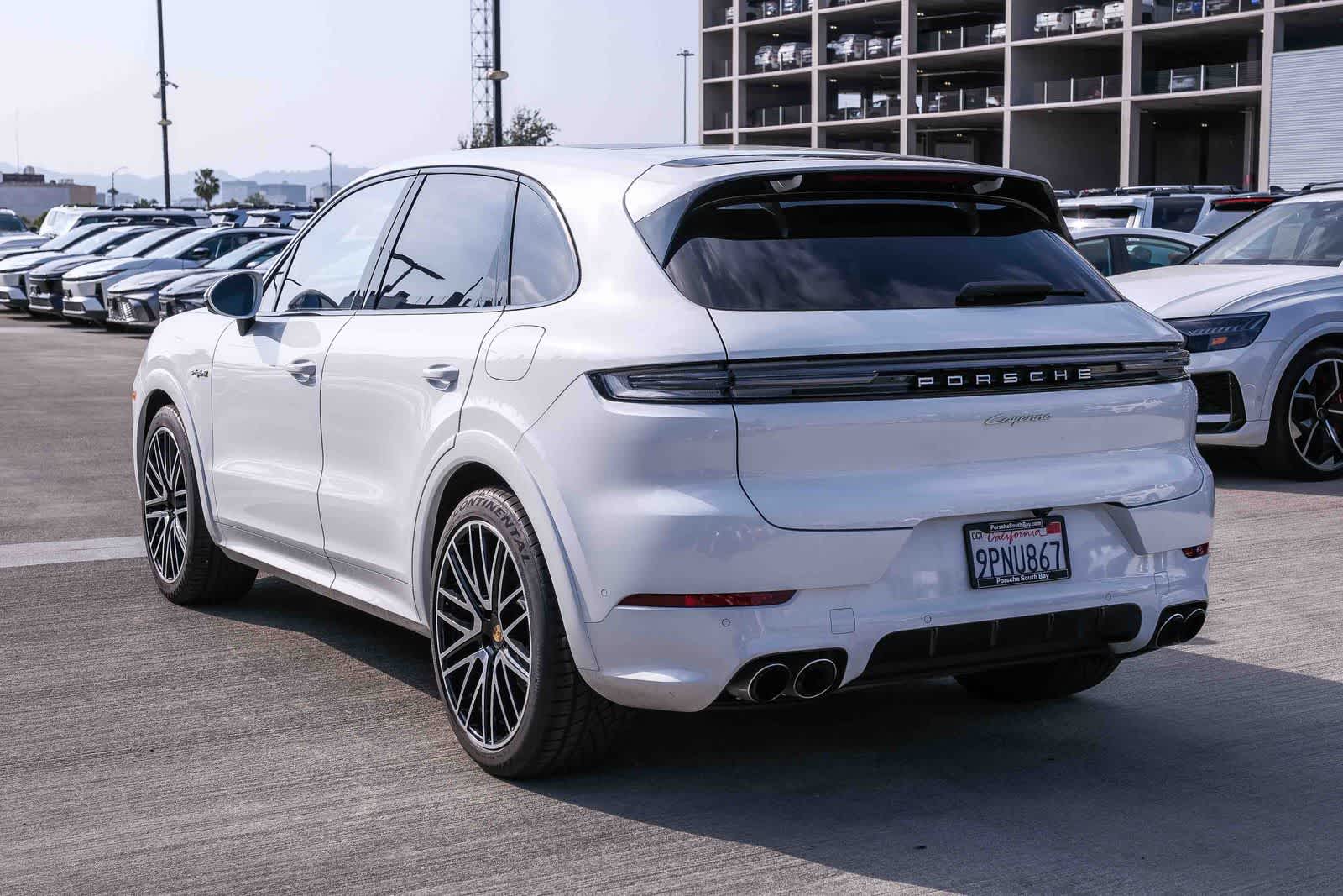Thumbnail: 2024 Porsche Cayenne - 6