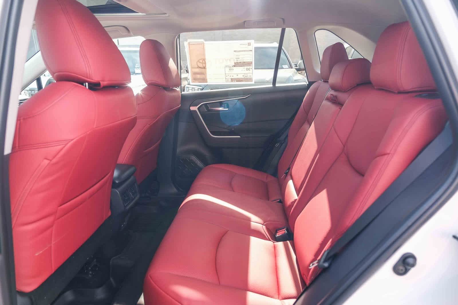 Thumbnail: 2025 Toyota RAV4 - 18