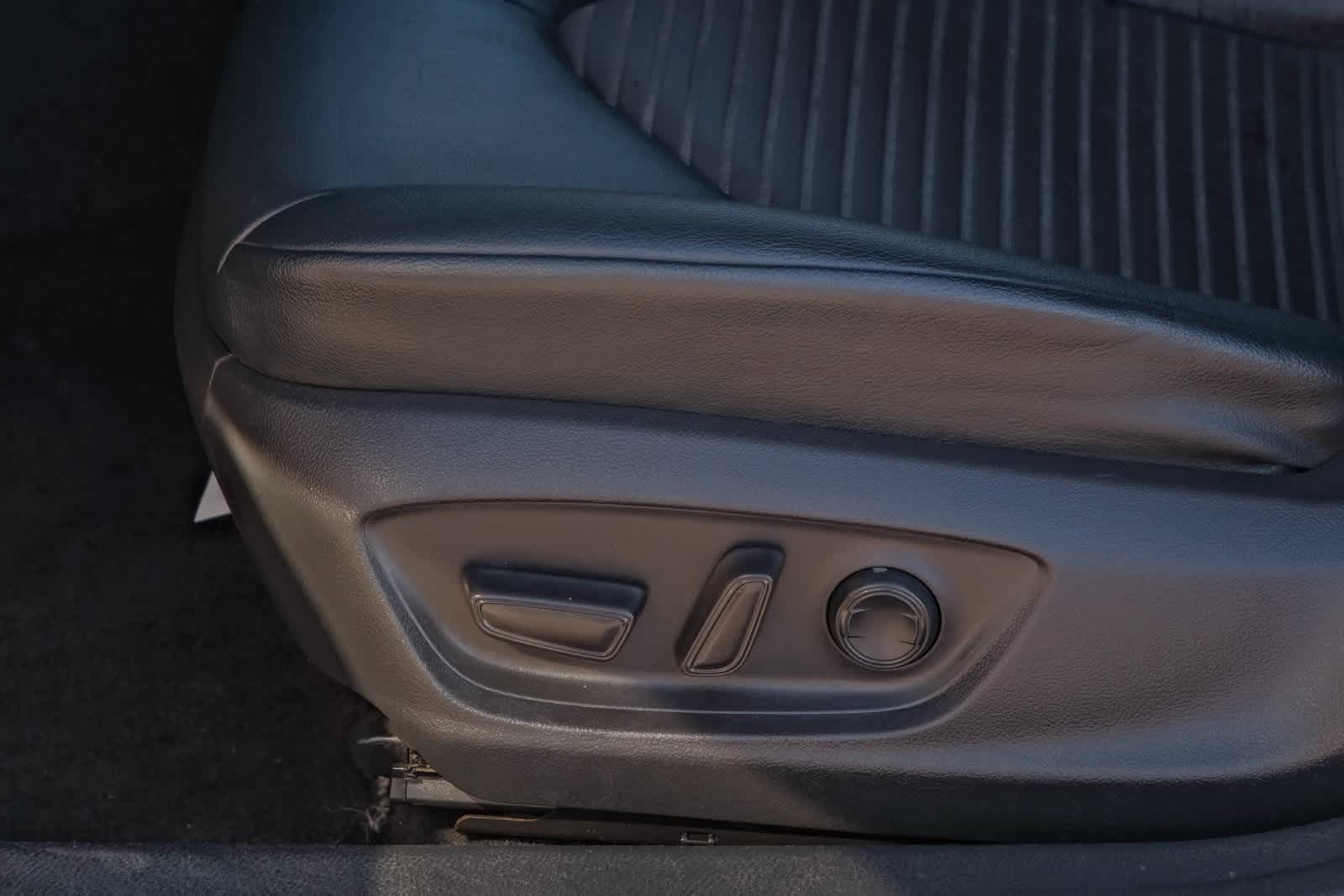 Thumbnail: 2020 Toyota Camry - 20