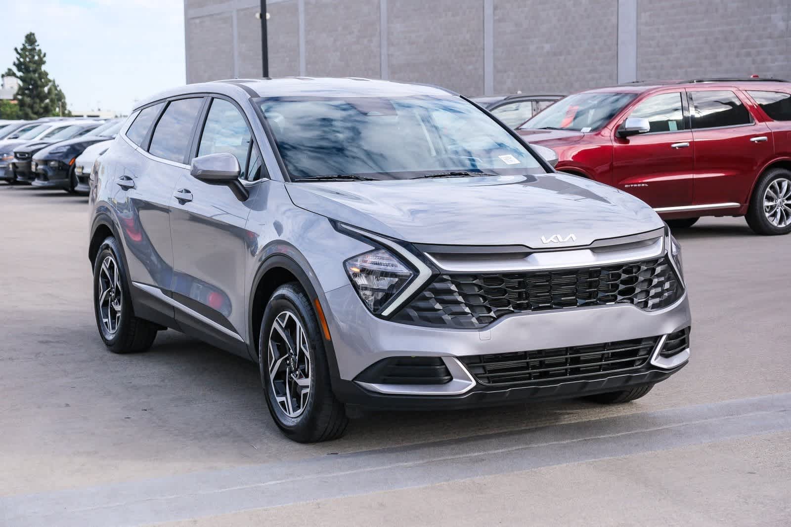 Thumbnail: 2023 Kia Sportage - 3