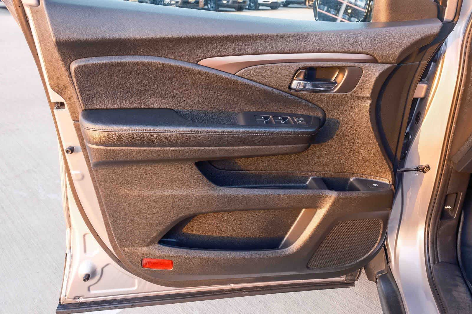Thumbnail: 2019 Honda Passport - 23