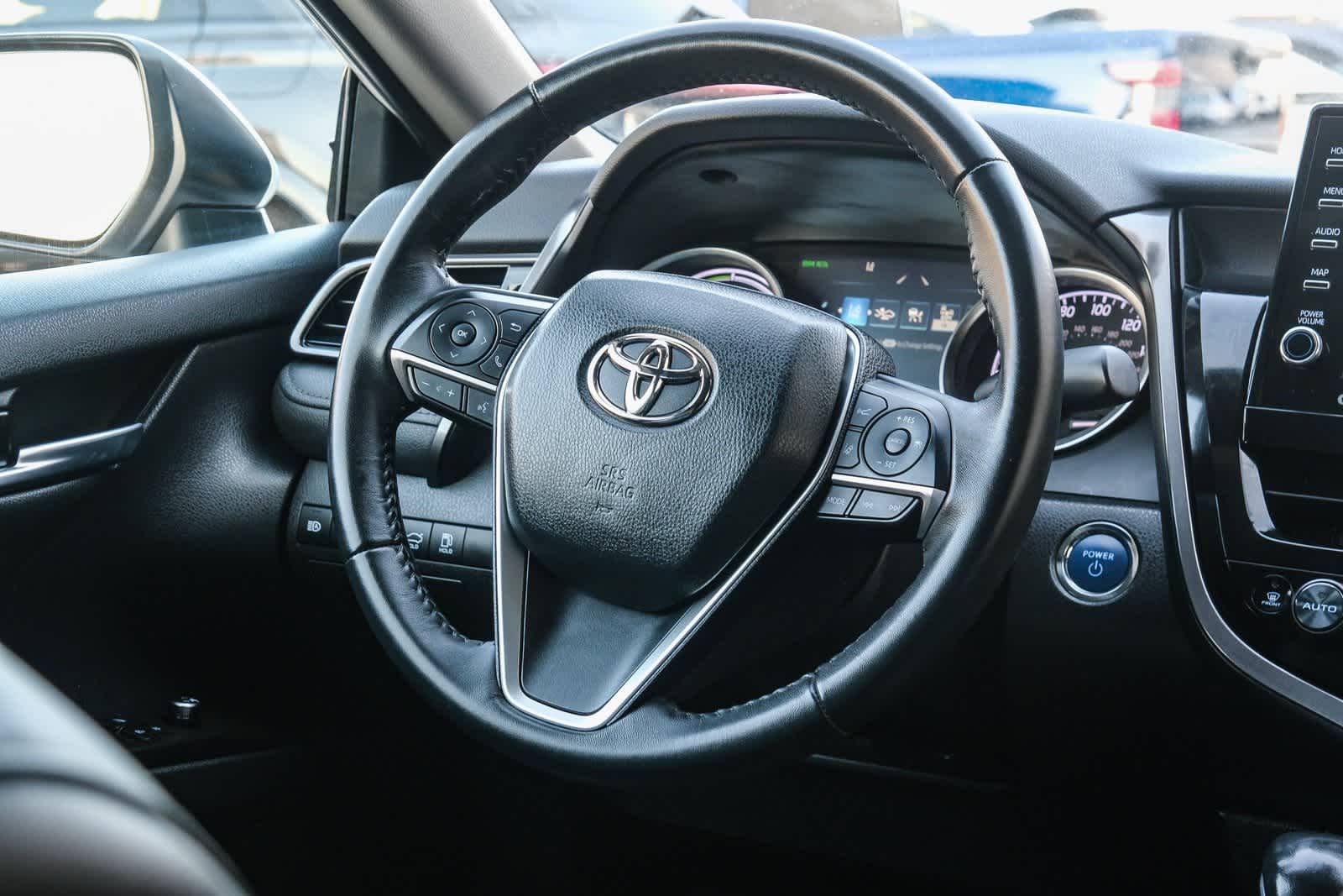 Thumbnail: 2022 Toyota Camry - 17