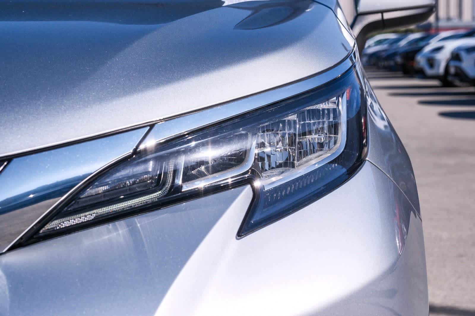 Thumbnail: 2022 Toyota Sienna - 11