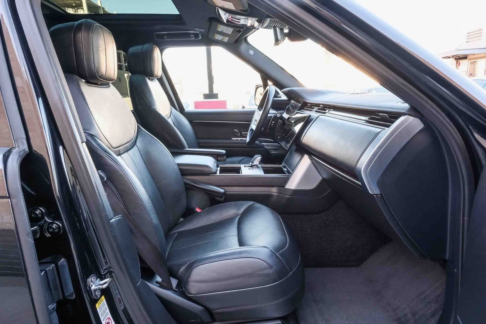 Thumbnail: 2024 Land Rover Range Rover - 16