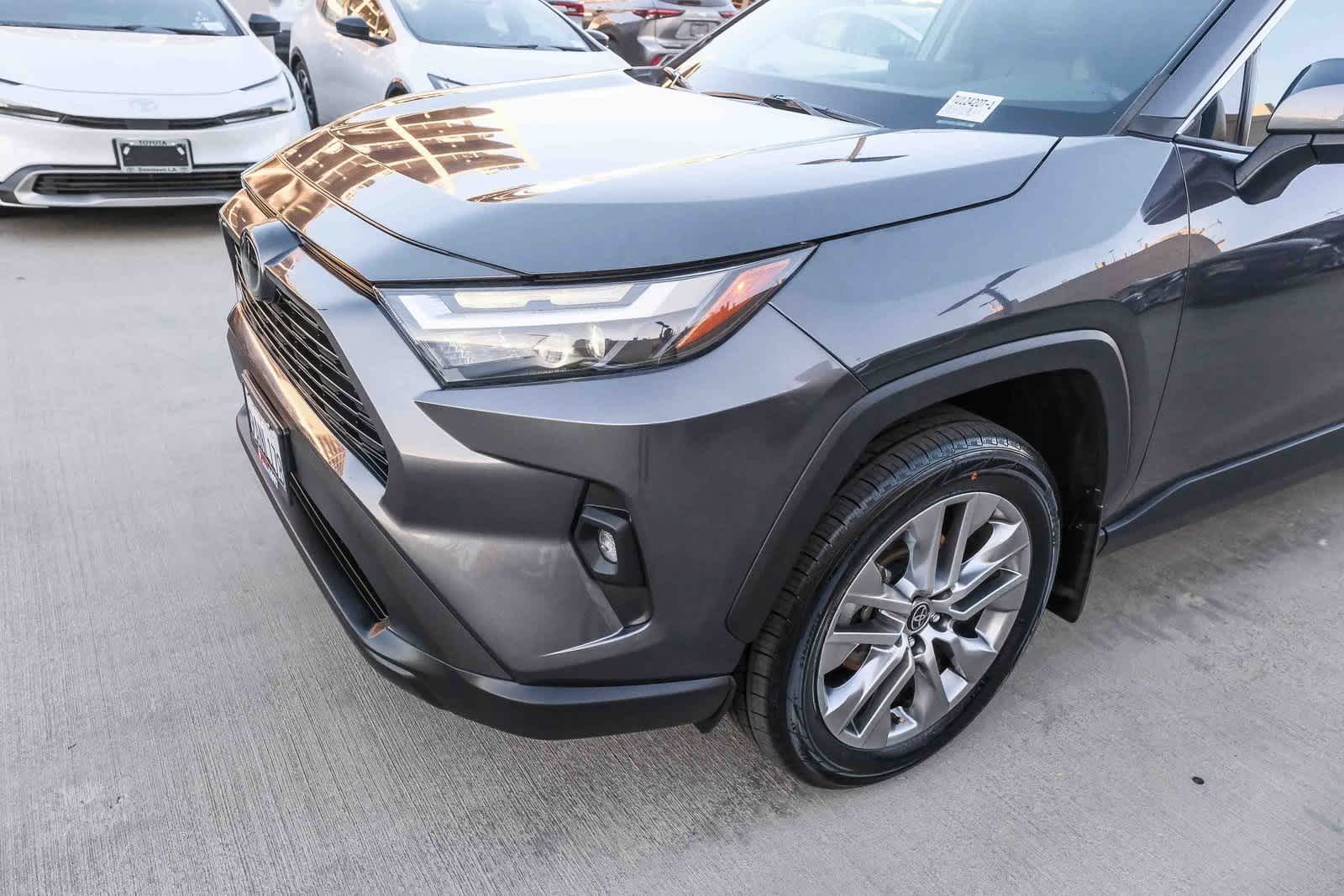 Thumbnail: 2022 Toyota RAV4 - 12