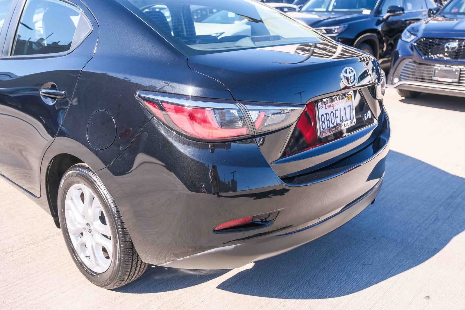Thumbnail: 2018 Toyota Yaris iA - 8