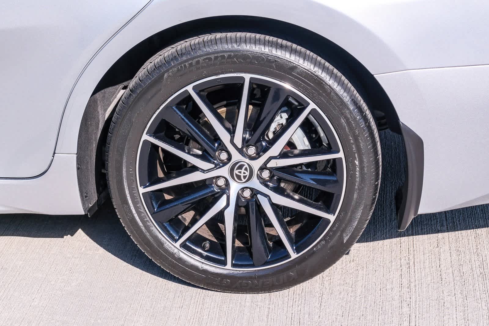 Thumbnail: 2023 Toyota Camry - 9