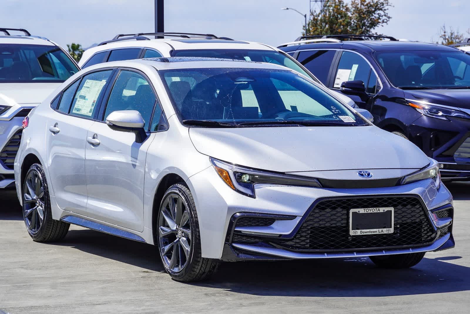 Thumbnail: 2025 Toyota Corolla - 3