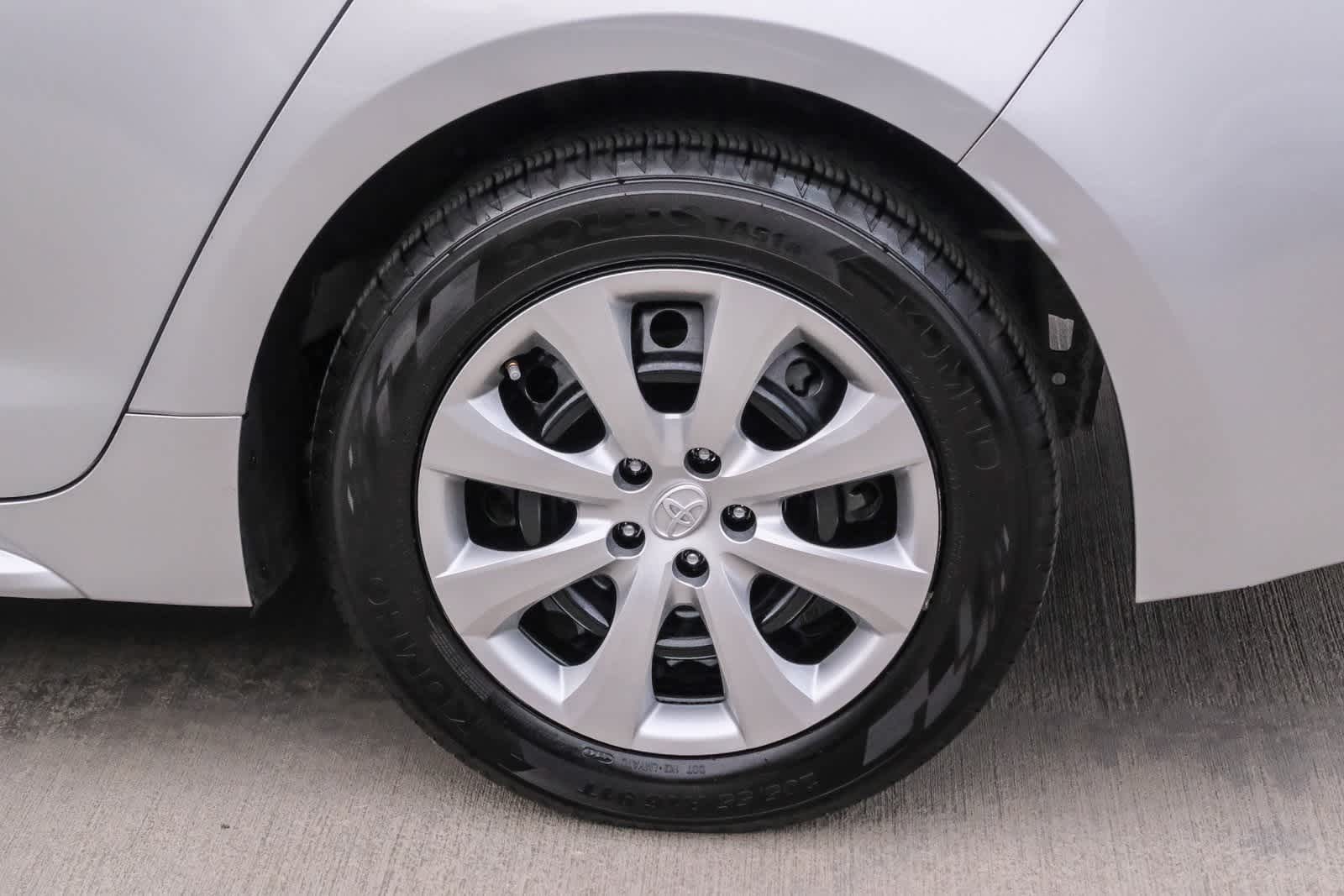 Thumbnail: 2023 Toyota Corolla - 9