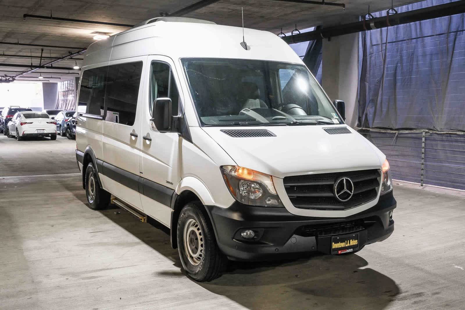 Thumbnail: 2016 Mercedes-Benz Sprinter - 3