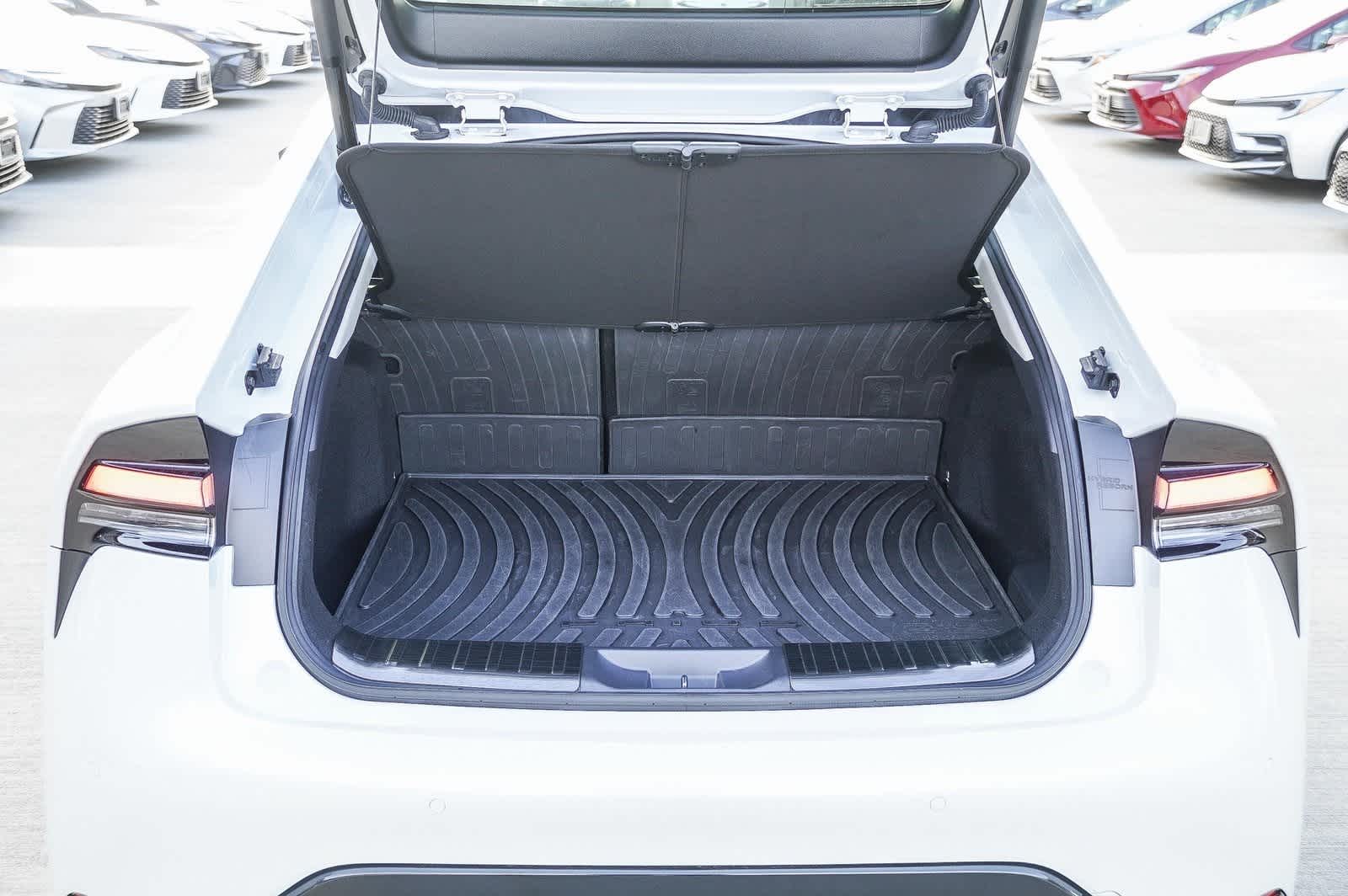2024 Toyota Prius Prime Premium 27