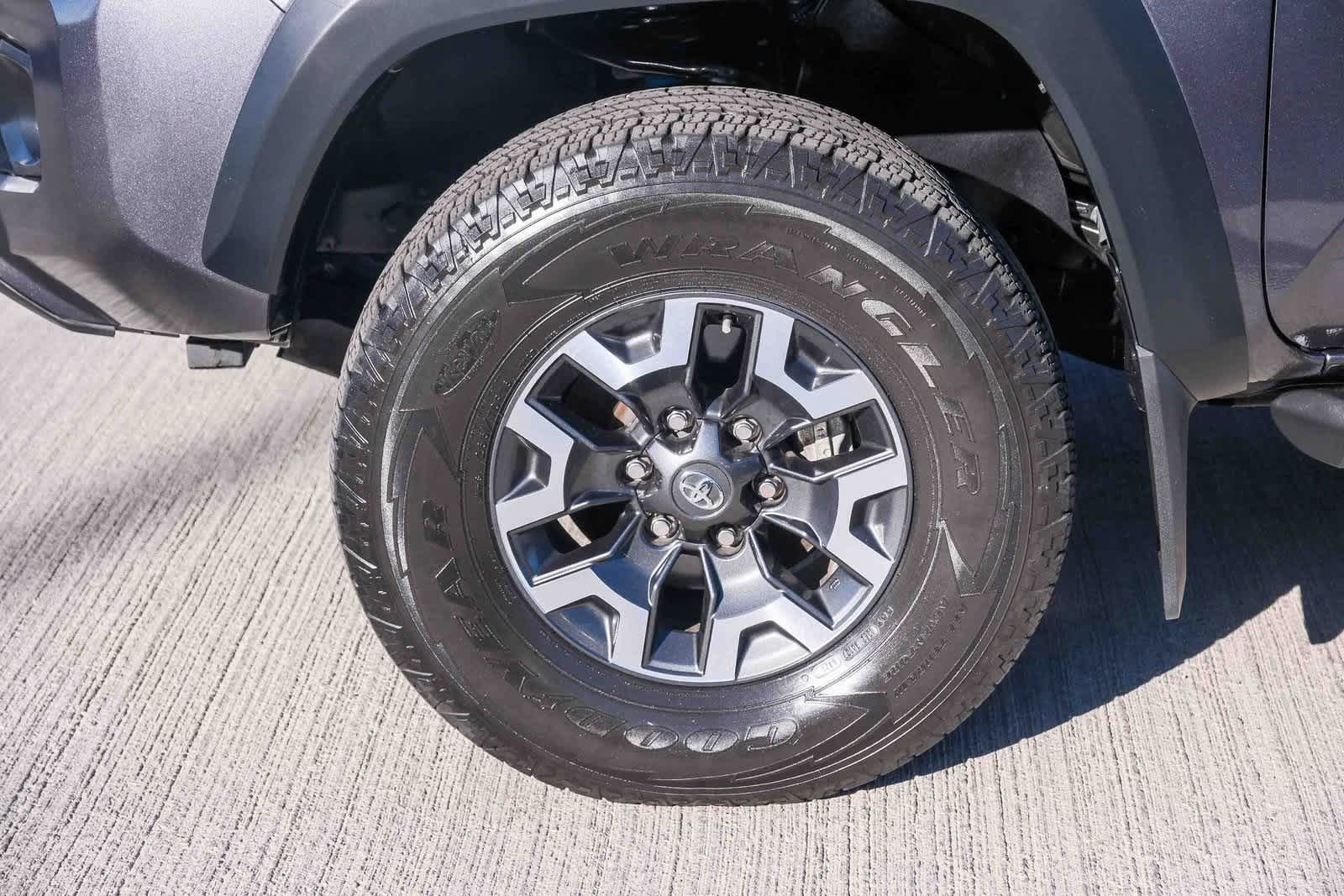 Thumbnail: 2021 Toyota Tacoma - 10