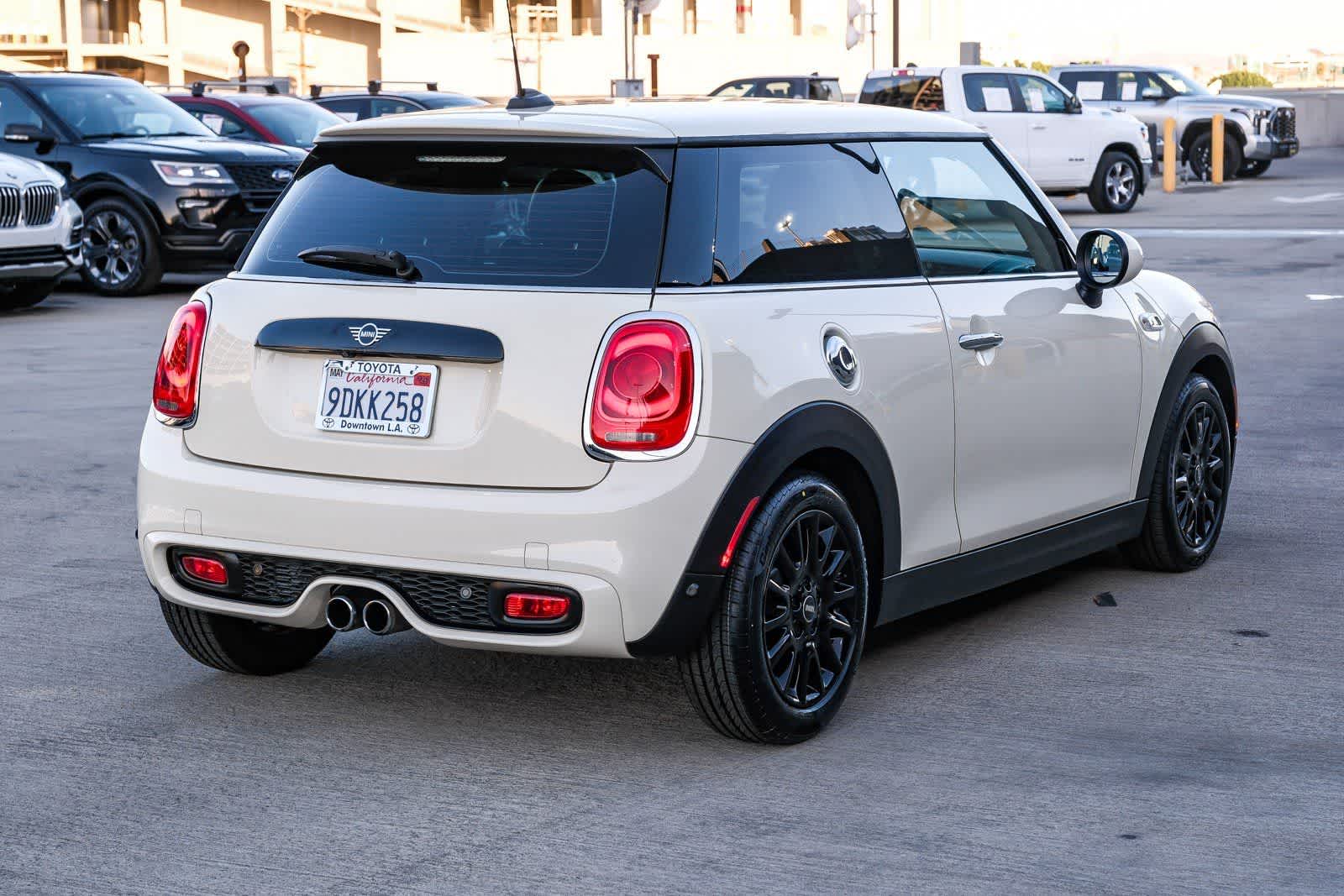 Thumbnail: 2019 MINI Cooper Hardtop - 4