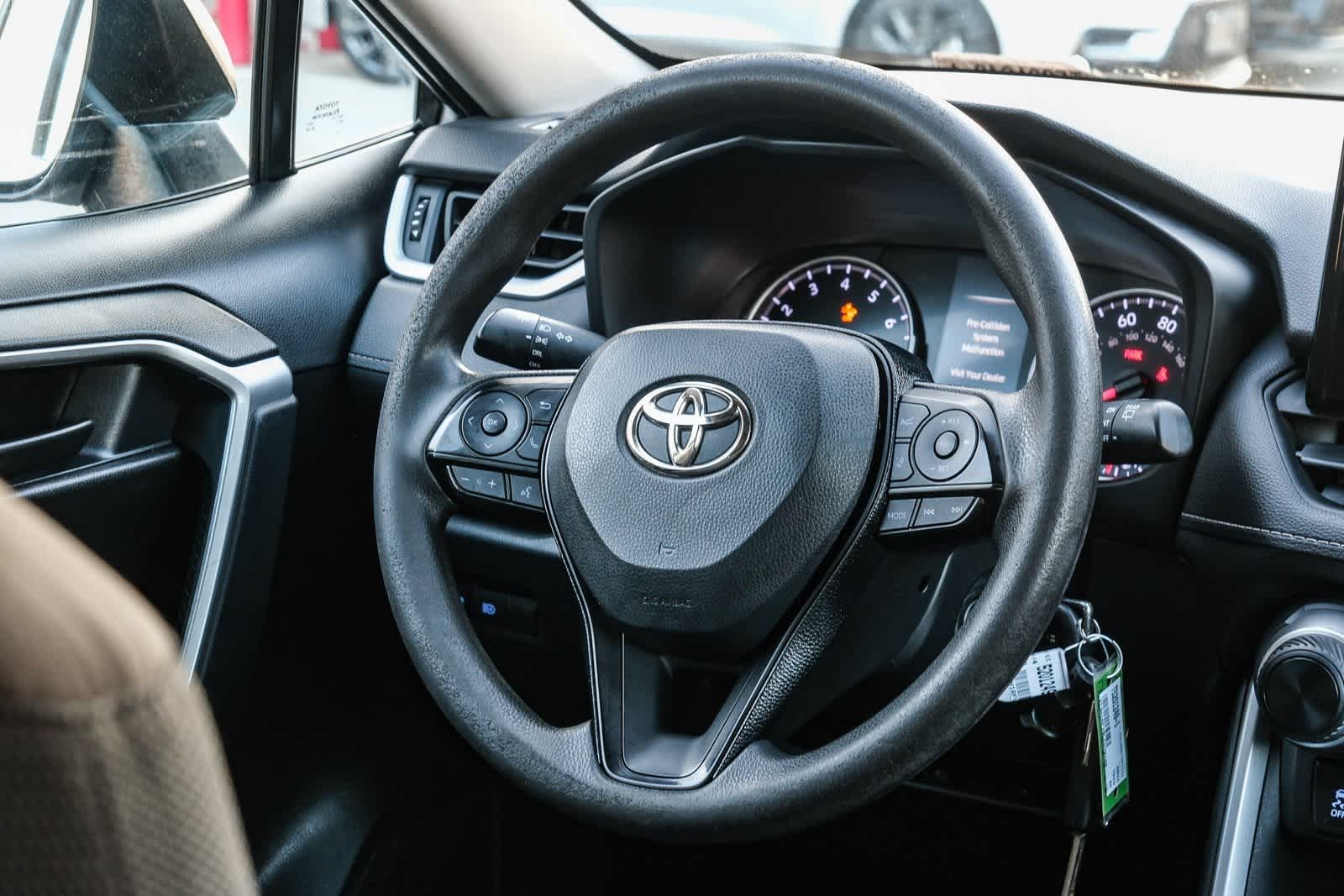 Thumbnail: 2020 Toyota RAV4 - 17