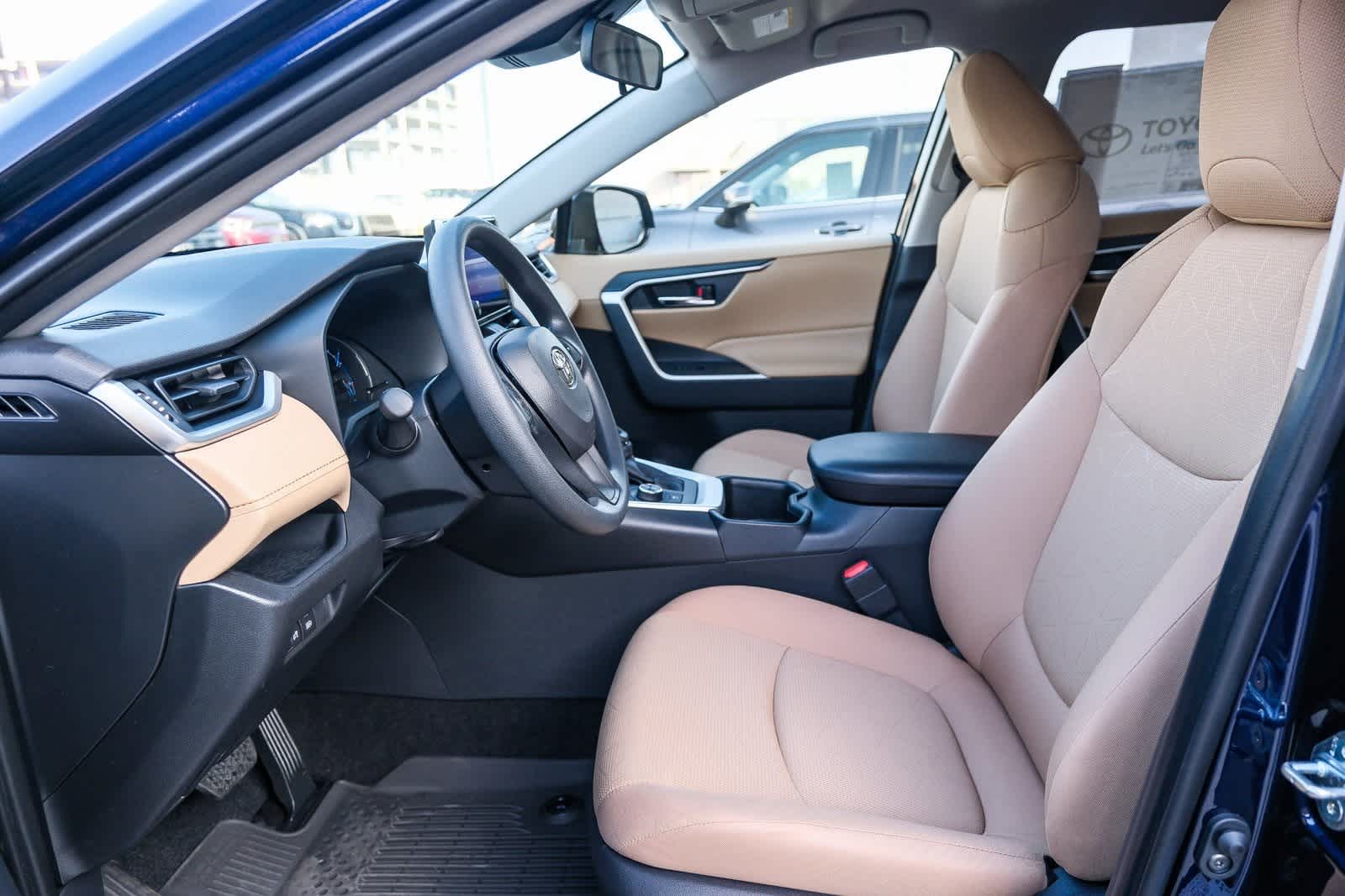 Thumbnail: 2025 Toyota RAV4 - 20