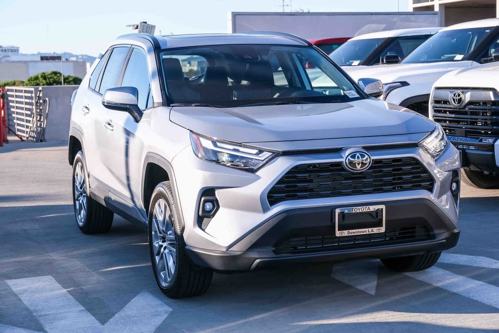 Thumbnail: 2025 Toyota RAV4 - 3