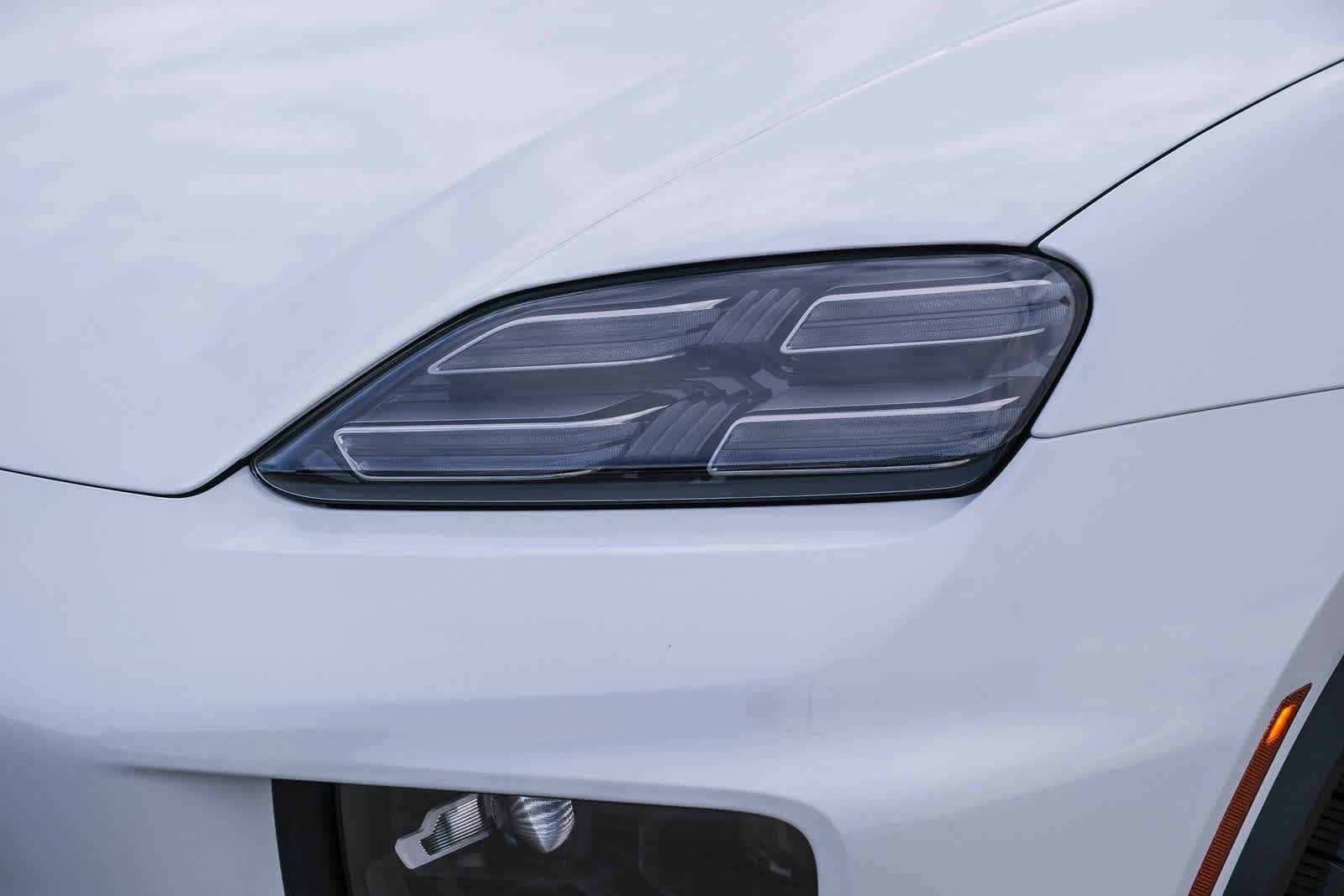 Thumbnail: 2024 Porsche Macan - 11