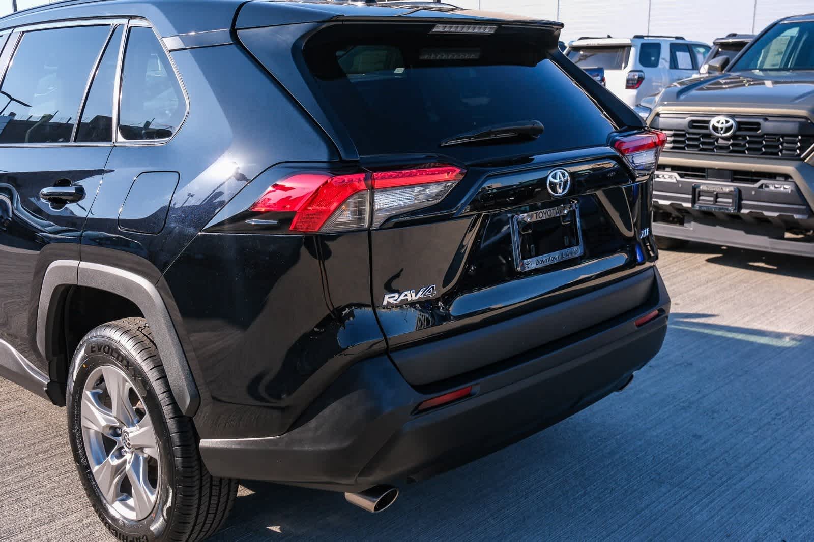 Thumbnail: 2023 Toyota RAV4 - 8