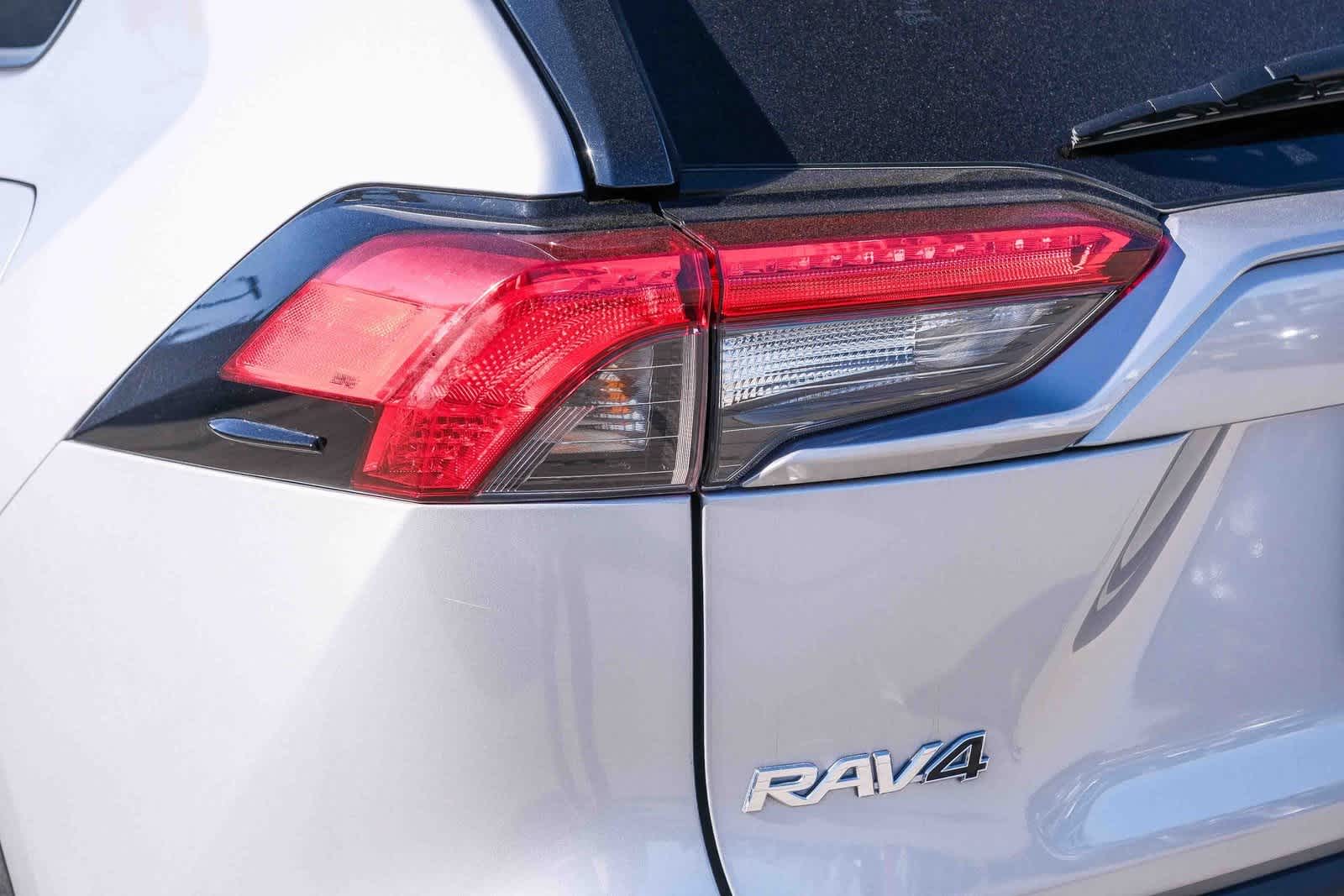 Thumbnail: 2020 Toyota RAV4 - 7
