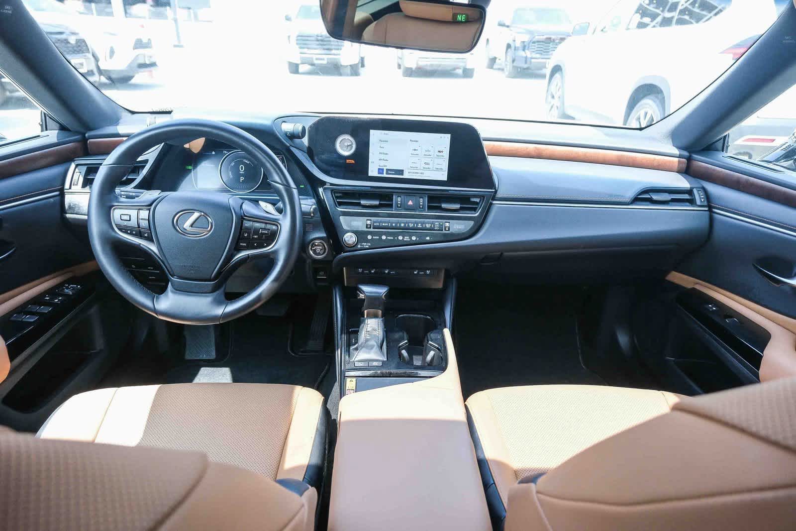 Thumbnail: 2025 Lexus ES - 13