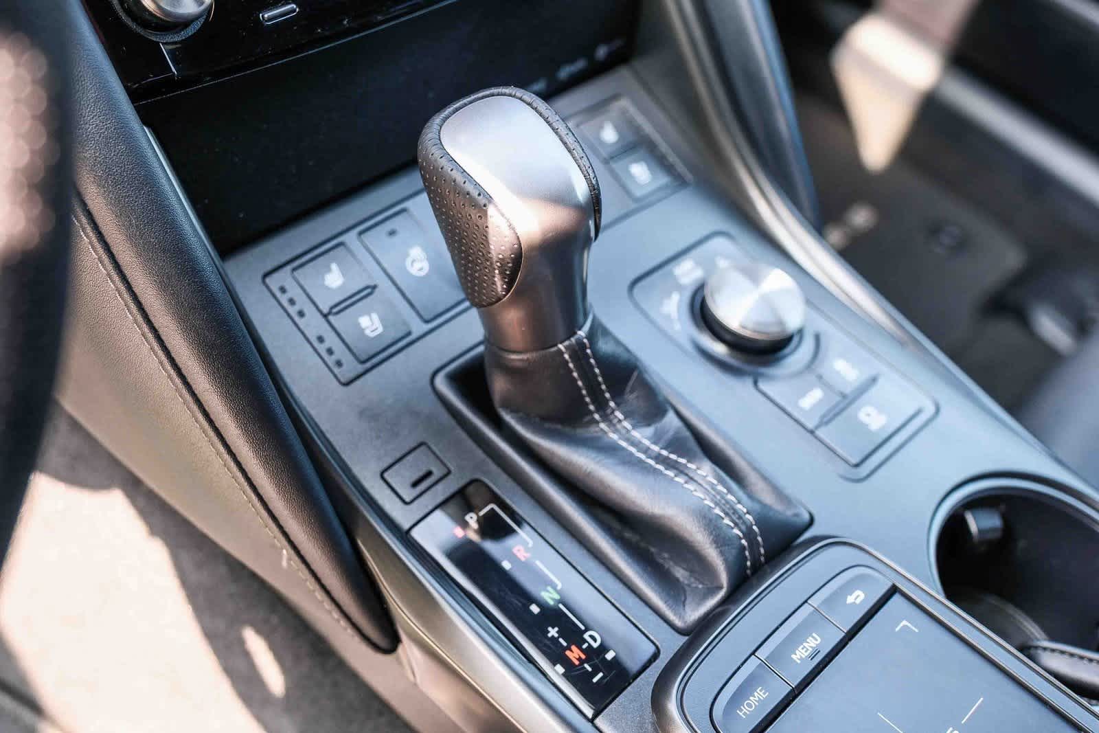 Thumbnail: 2022 Lexus IS - 21