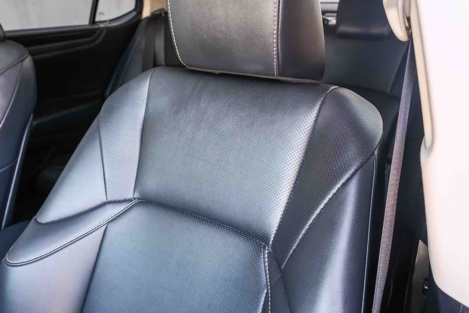 Thumbnail: 2025 Lexus ES - 21