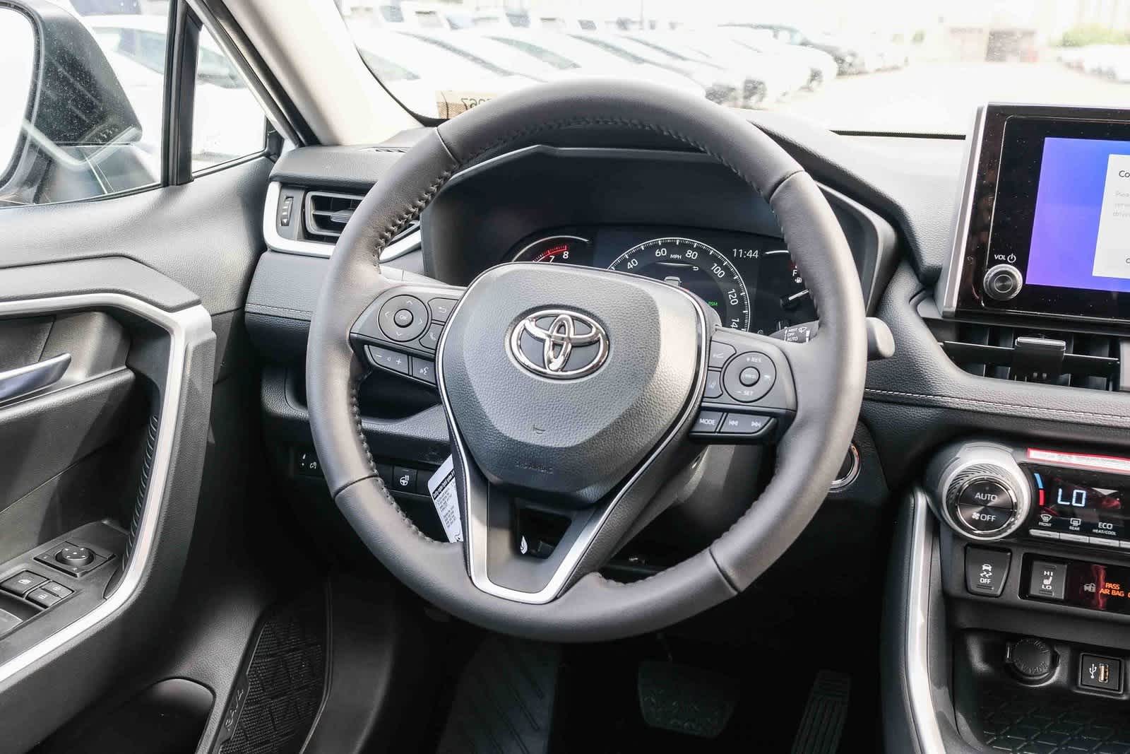 Thumbnail: 2025 Toyota RAV4 - 17