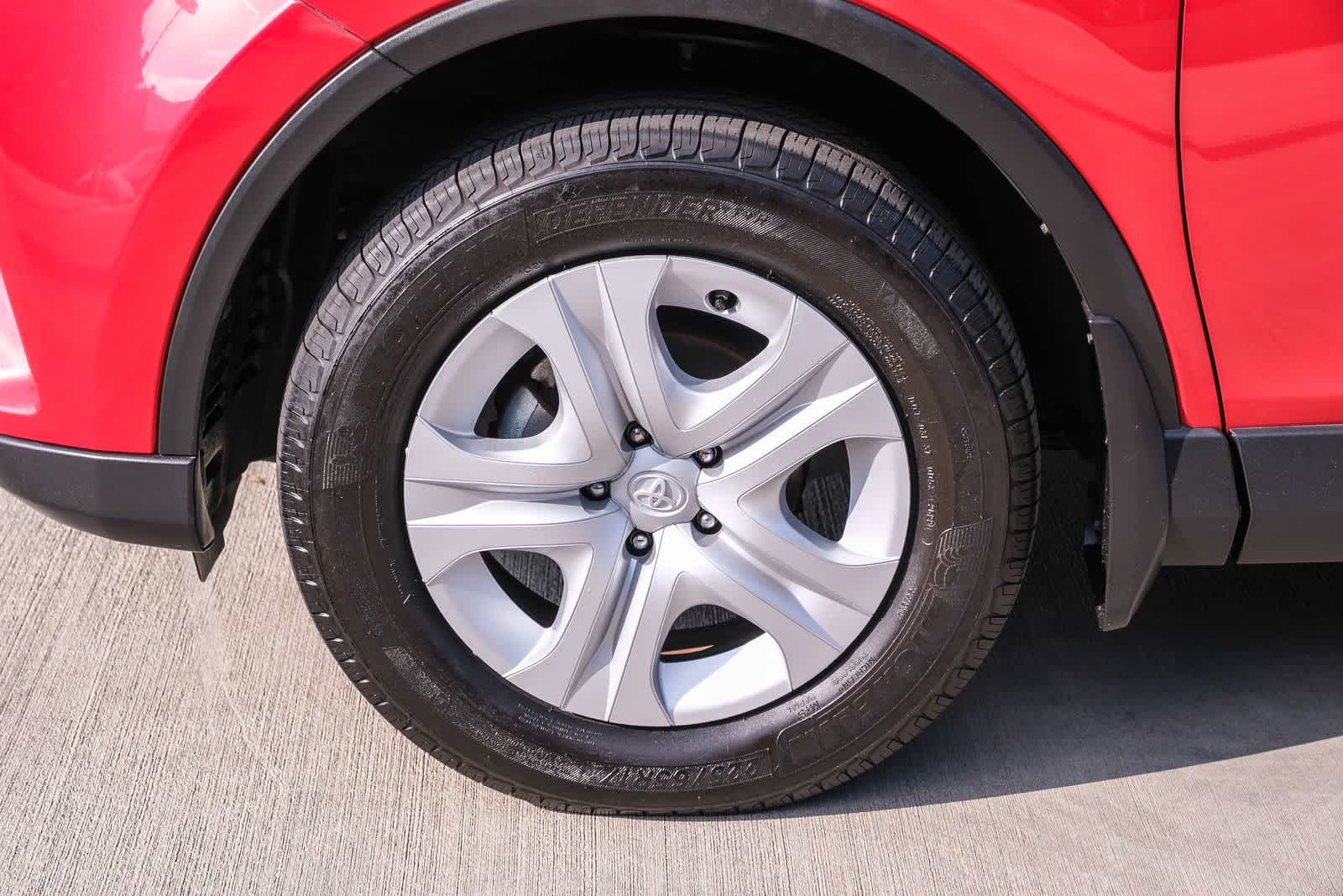 Thumbnail: 2016 Toyota RAV4 - 10