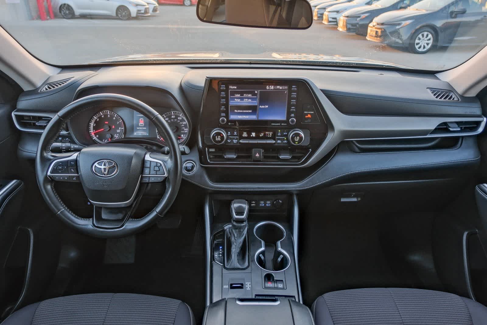 Thumbnail: 2022 Toyota Highlander - 13