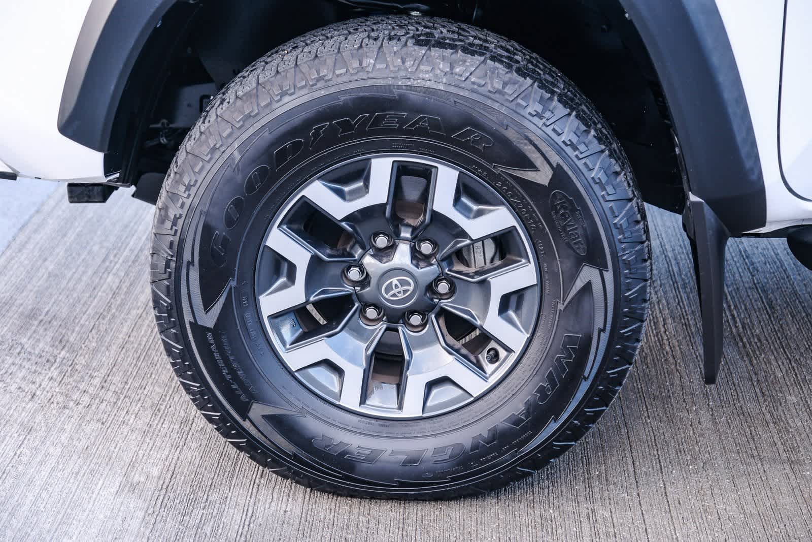 Thumbnail: 2021 Toyota Tacoma - 10