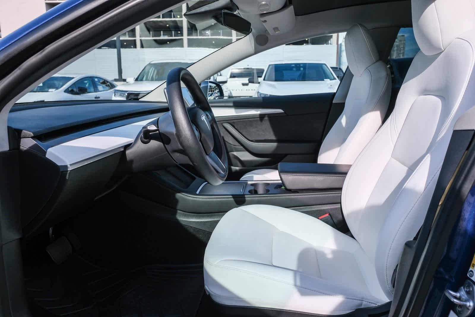 Thumbnail: 2021 Tesla Model 3 - 15