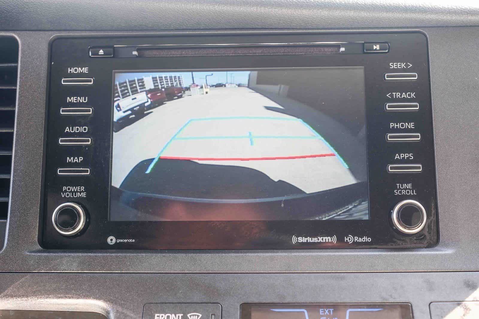 Thumbnail: 2019 Toyota Sienna - 26