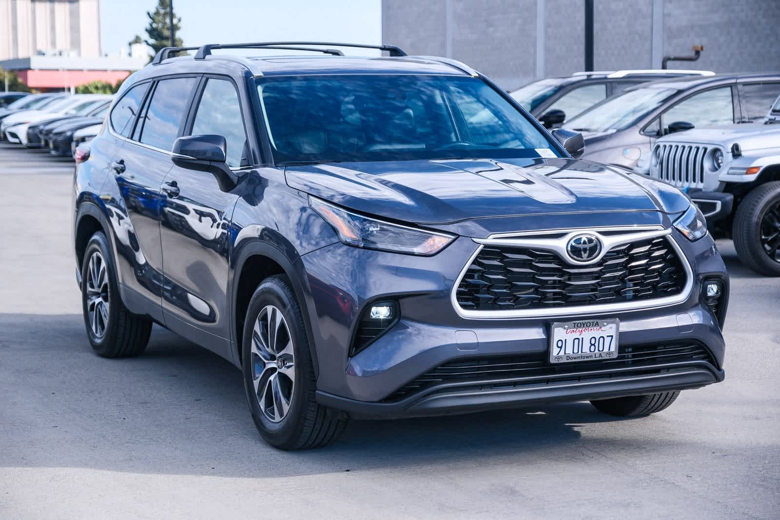 Thumbnail: 2024 Toyota Highlander - 3